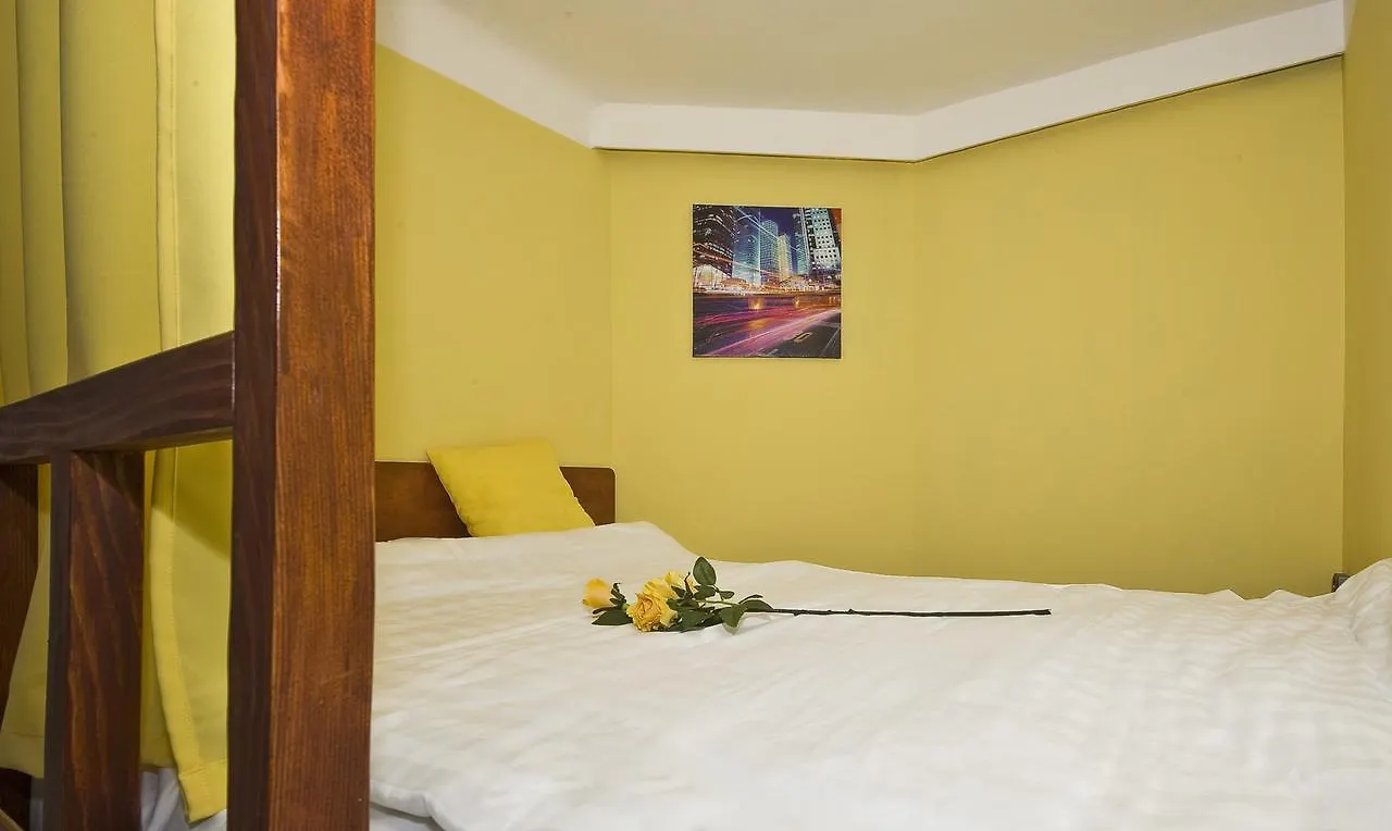 Metropolis Hostel Budapest Bed & Breakfast